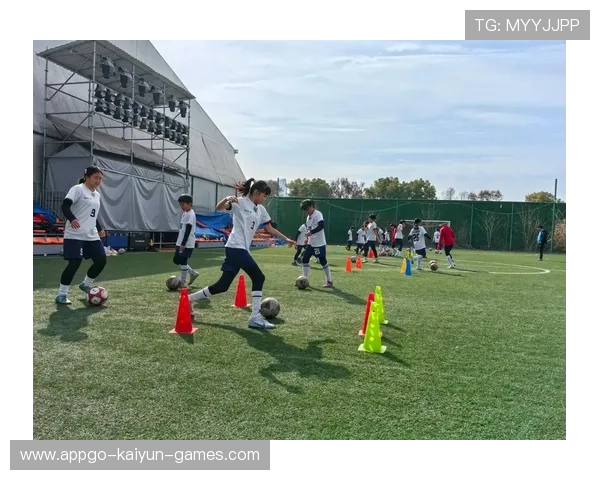 青训基地硬件水平是否制约人才输出质量，青训训练